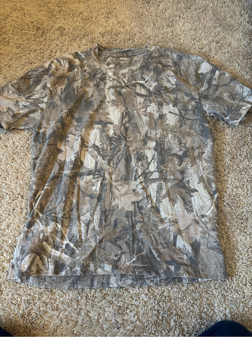 Hollister Men's Gray & White Camouflage Short-Sleeve Tee